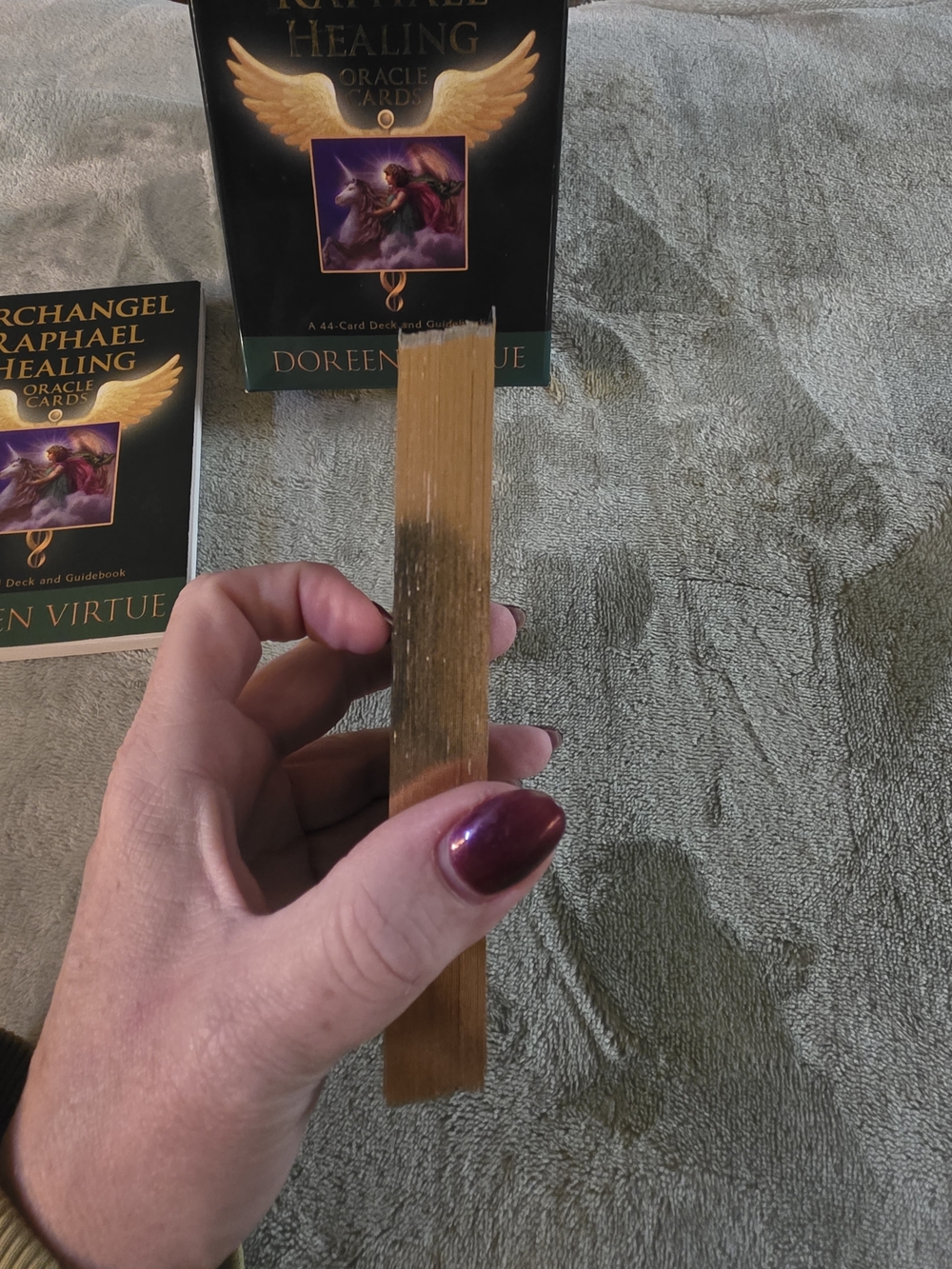 Archangel Raphael Healing Oracle Cards- Doreen Virtue. Gold Edges- Out Of Print - Picture 3 of 6